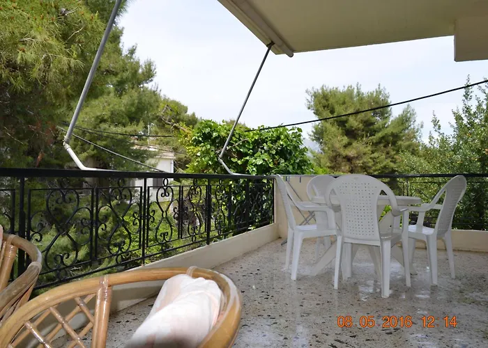 Apartments Zoumperi