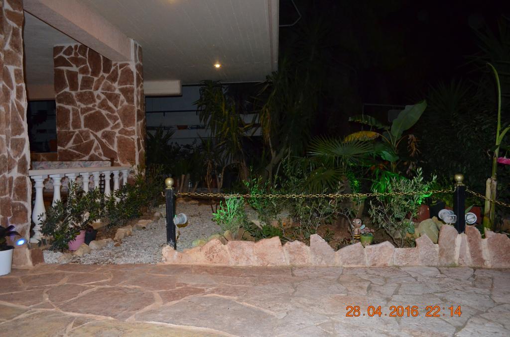 Appartement Zoumperi *