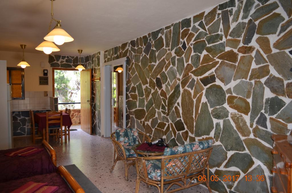 Appartement Zoumperi *